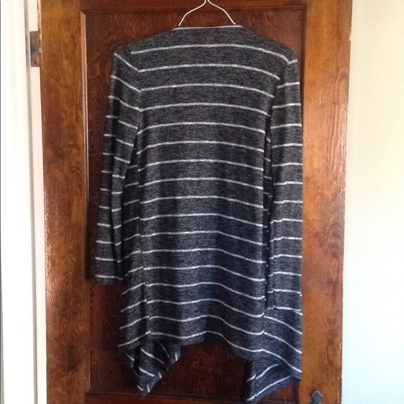 Cardigan black and white - Picture 3 of 3